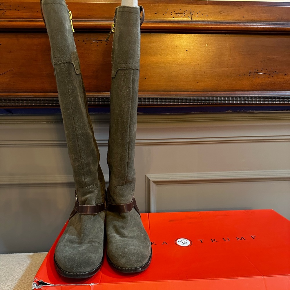 Suede abbott boots